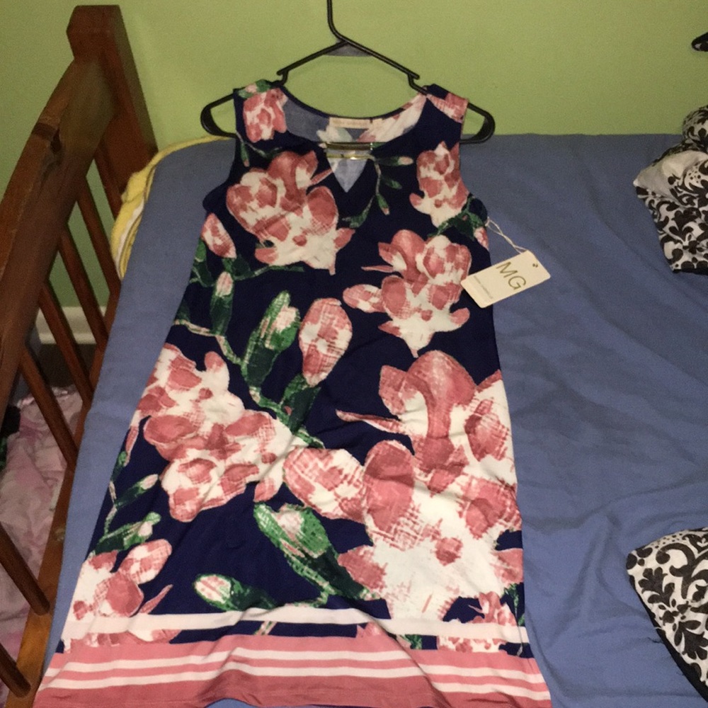 Navy blue,Flower,knee length dress w/gold detail